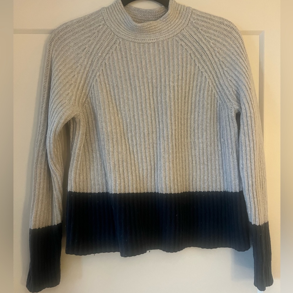 Banana Republic sweater grey/navy blue, size small